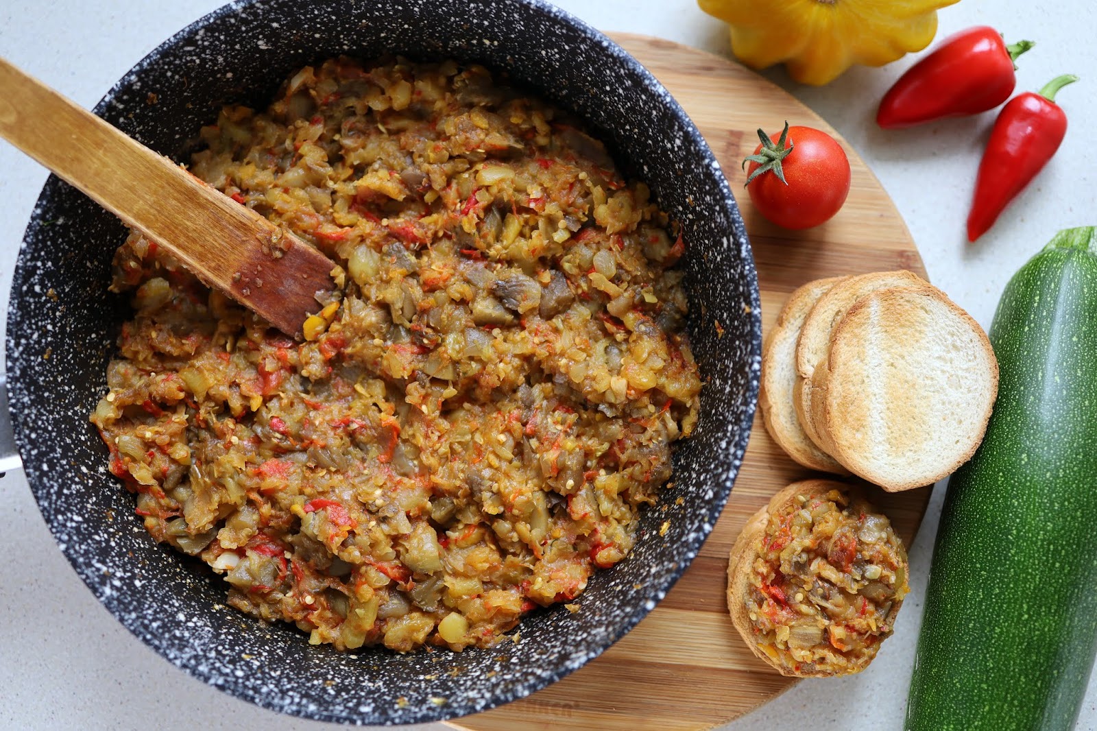 Икра из кабачков и баклажанов